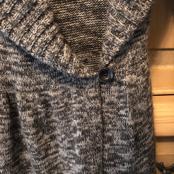 Aritzia Talula Sweater - Picture 3 of 5